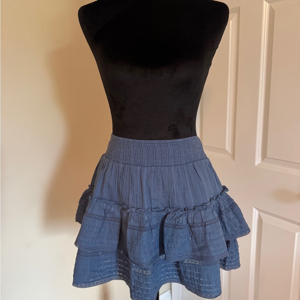 American Eagle NWT blue ruffle mini skirt - size Small
